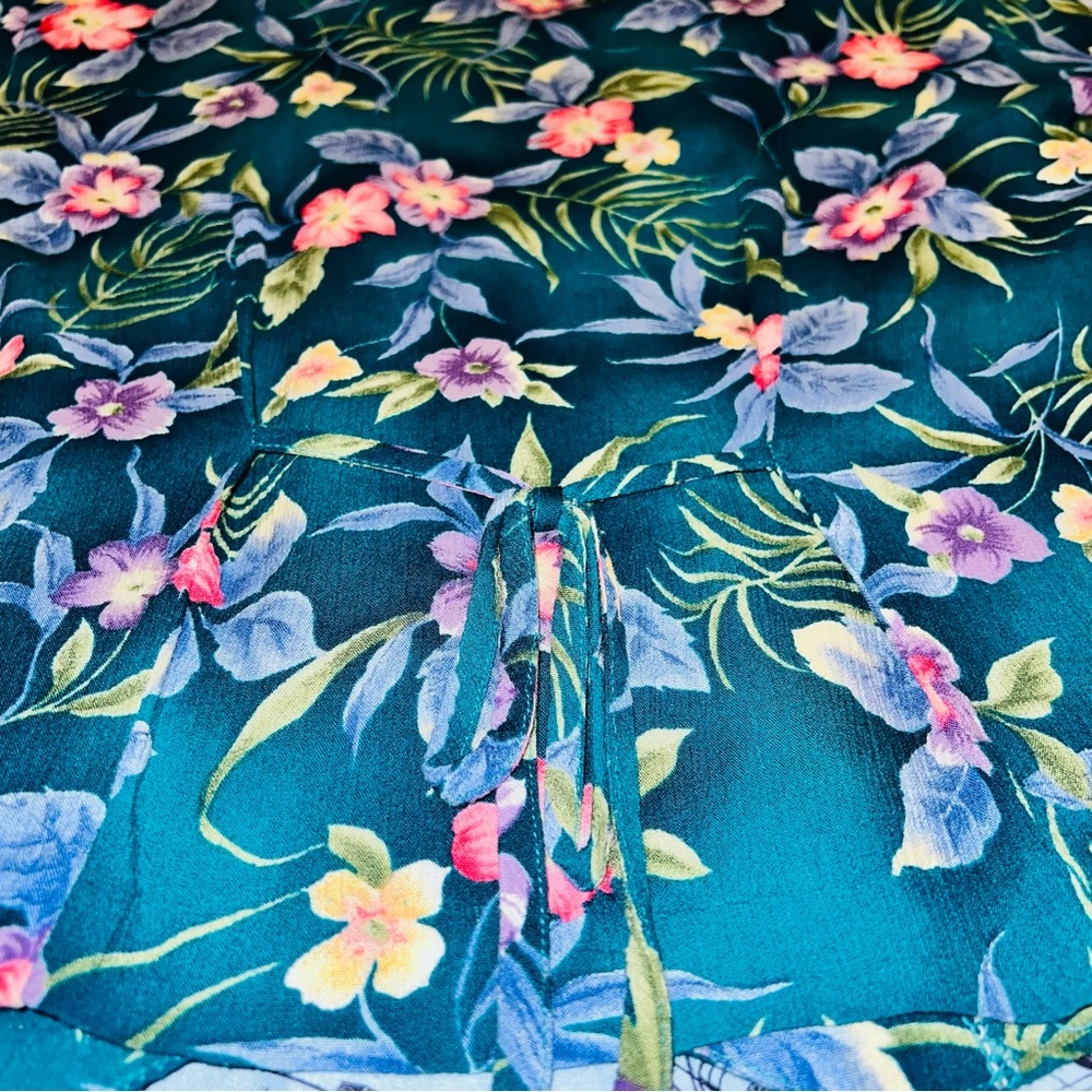 Jaclyn Smith Blue Floral Button Down Vintage Shirt - Picture 7 of 11